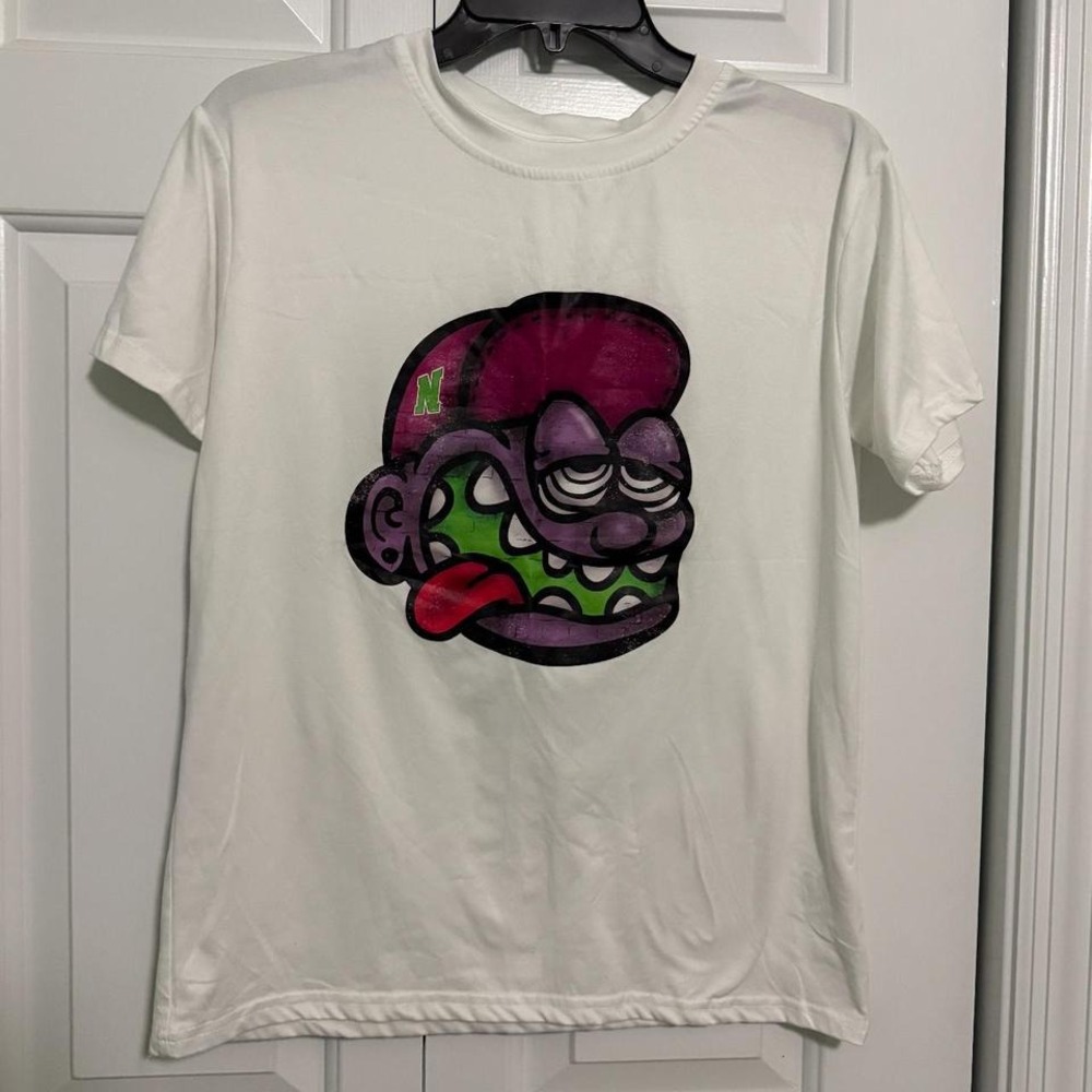 Men's purple cartoon street art face in size small T-shirt